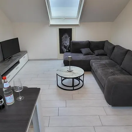 Stylisches 2 Apartment, Naehe Stuttgart, Netflix, Waschtrockner & Self Checkin *
