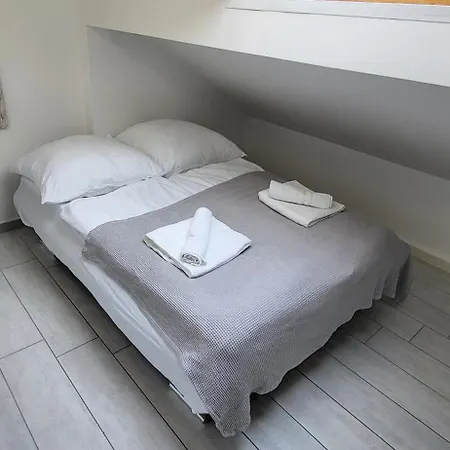 Stylisches 2 Apartment, Naehe Stuttgart, Netflix, Waschtrockner & Self Checkin Apartamento