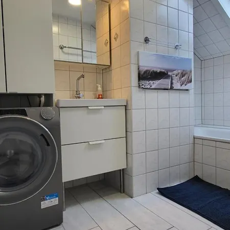 Stylisches 2 Apartment, Naehe Stuttgart, Netflix, Waschtrockner & Self Checkin *