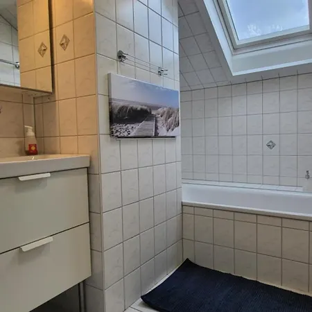 Stylisches 2 Apartment, Naehe Stuttgart, Netflix, Waschtrockner & Self Checkin Apartamento
